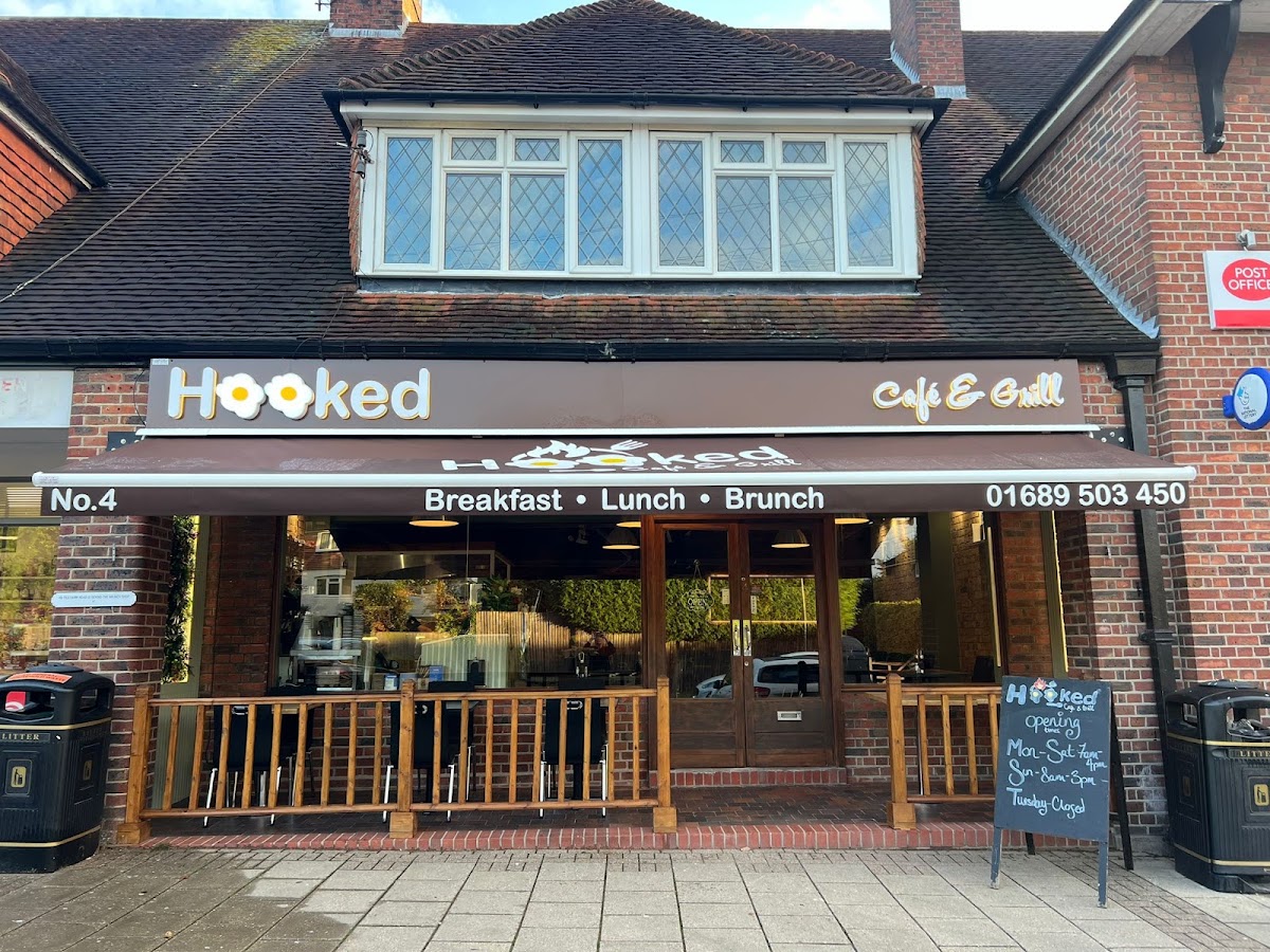 Hooked Café & Grill photo 1