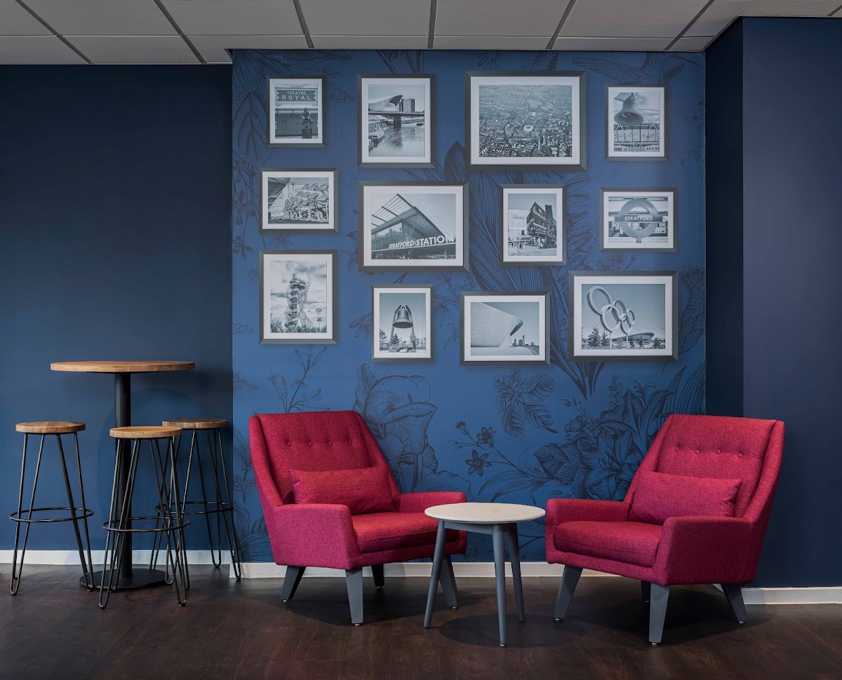 Bar Café at Travelodge London Central City Road