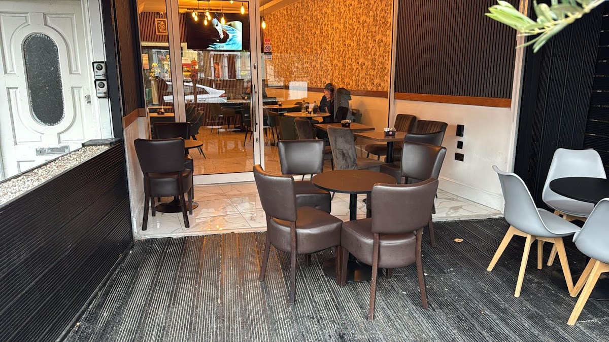 2A COFFEE BAR & POOL photo 1